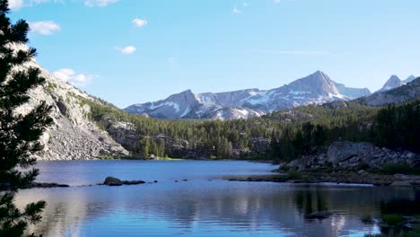 Piniensee-Und-Die-Wildnis-Der-Hohen-Sierra-2