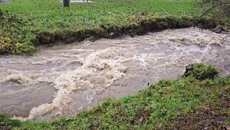 masa de agua en movimiento