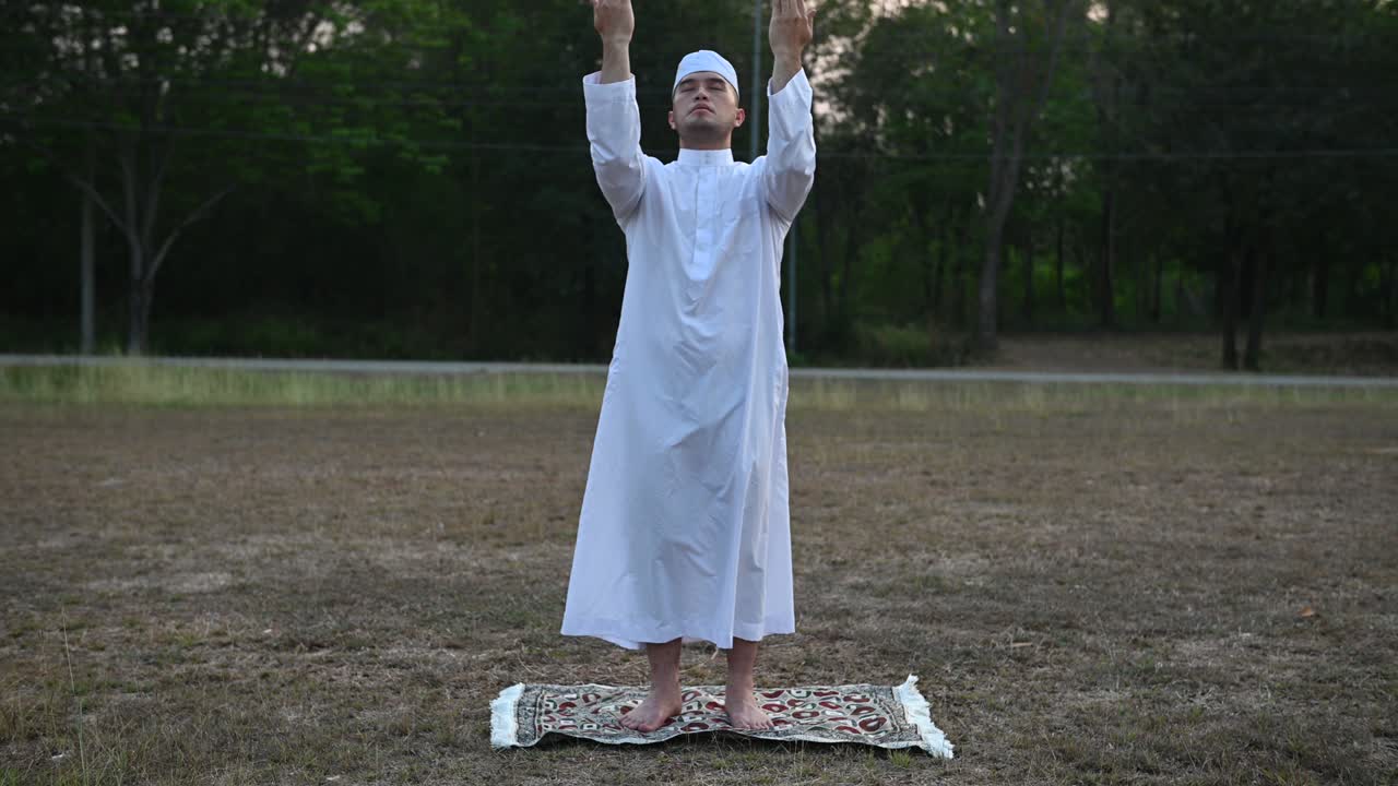 젊은 아시아 무슬림