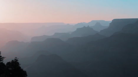 Puesta-De-Sol-Sobre-El-Gran-Cañón-Del-Parque-Nacional-En-Arizona,-Estados-Unidos