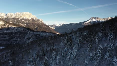 Snowy-valley-in-the-French-Alps,-near-Annecy