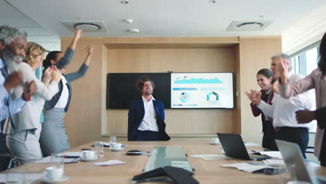 éxito, celebración y ganador gente de negocios