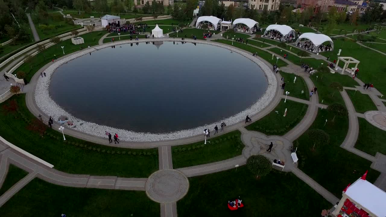 이한 여름 풍경