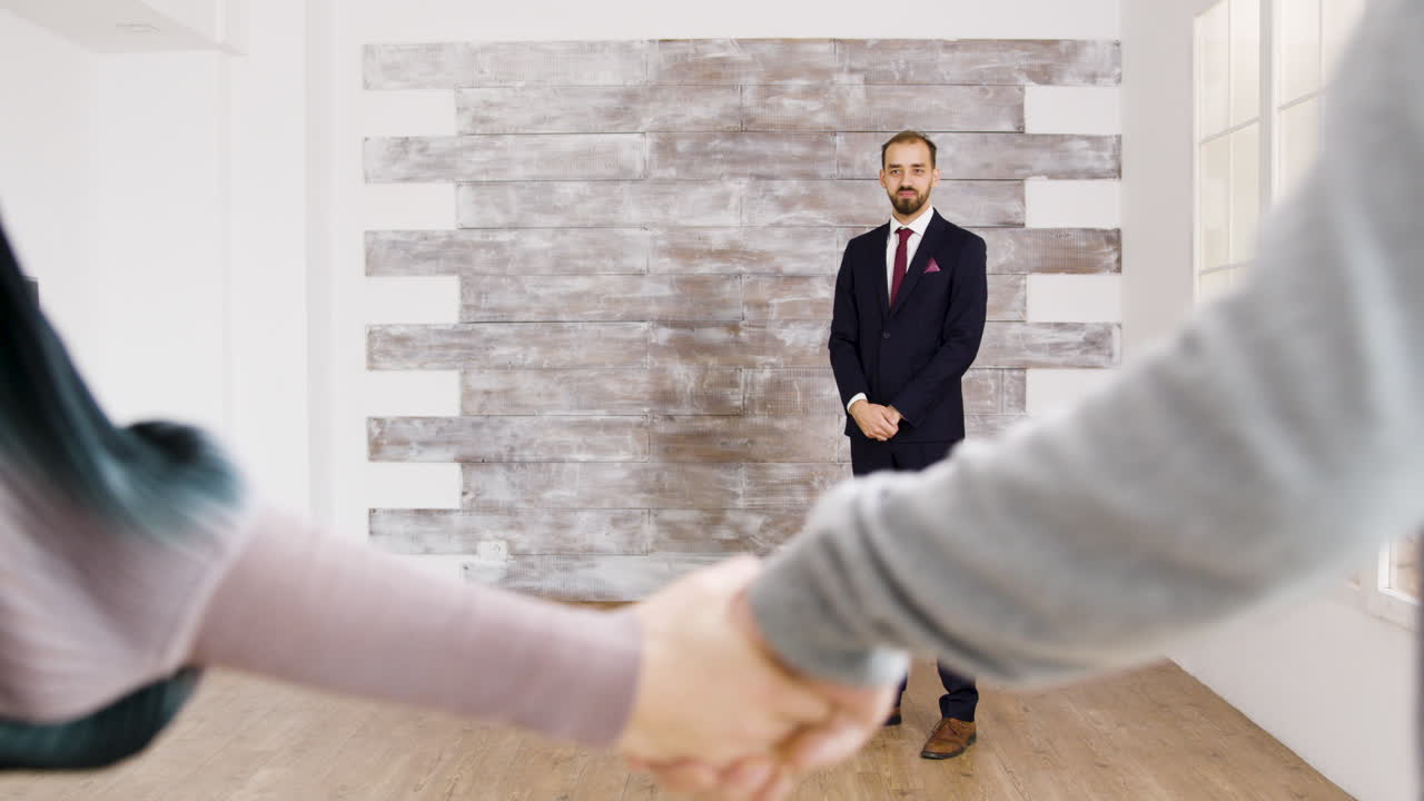 Real Estate Agent and Customers