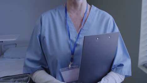 profesional médico que trabaja en un hospital