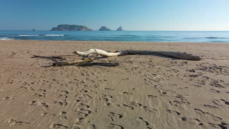 Luftbilder-Mit-Drohne-Der-Medes-inseln-In-Katalonien-Costa-Brava-Europäischer-Tourismus-Leerer-Strand