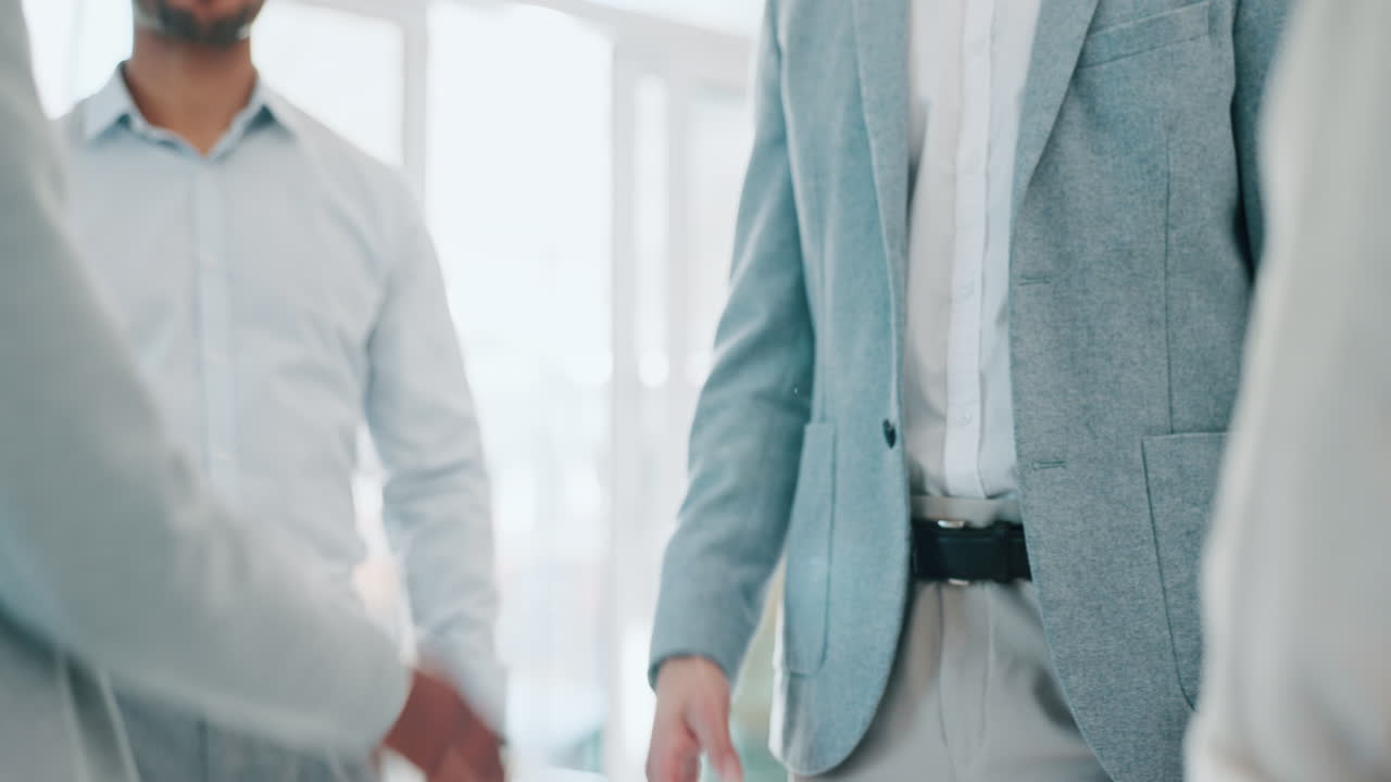 사업가들, 손을 흔들어