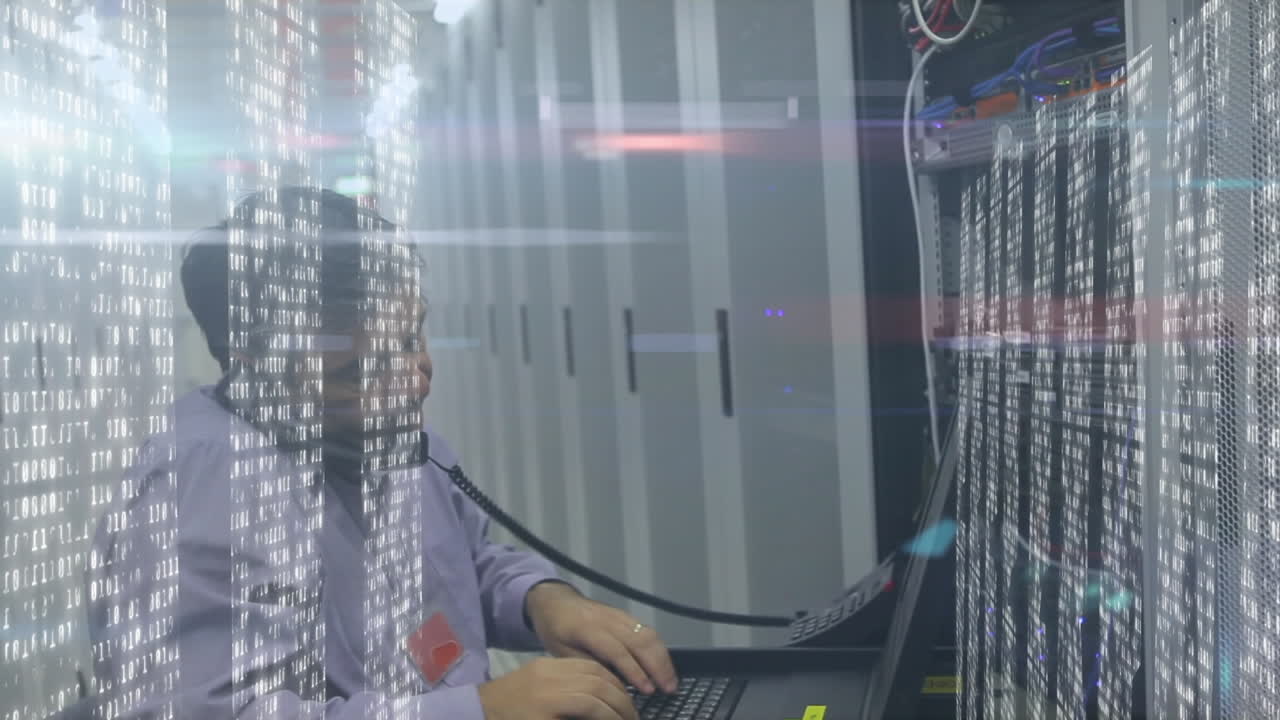 animación de datos con el hombre en el teléfono en el fondo