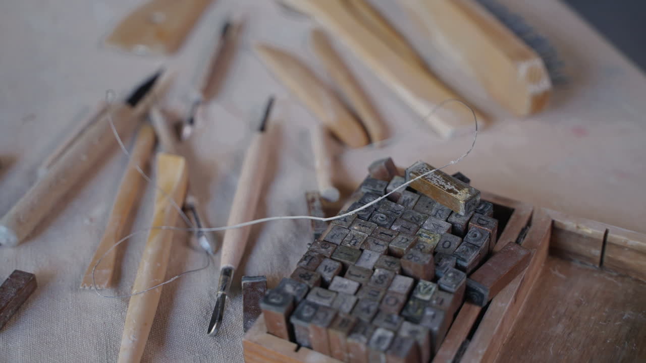 herramientas artesanales y bloques de impresión