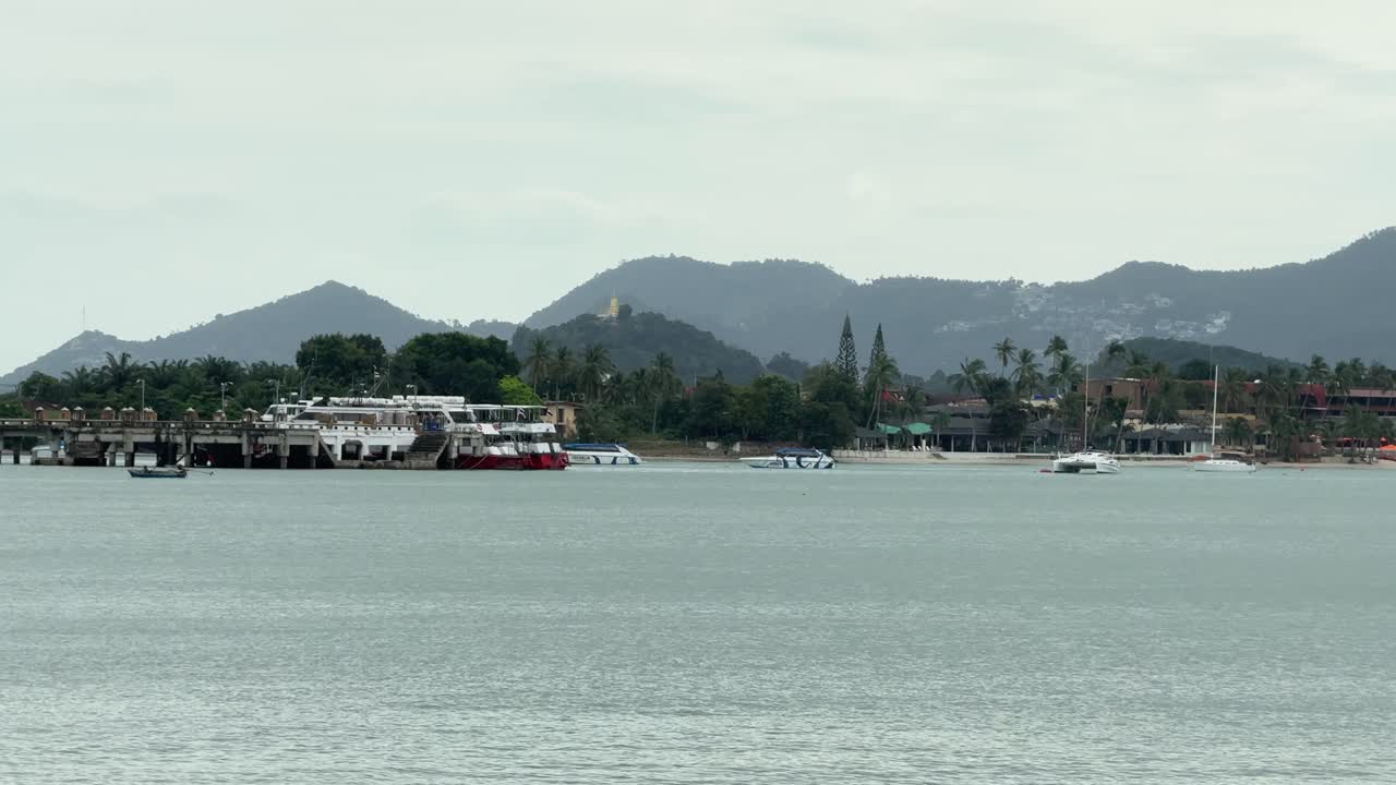 Gulf of Thailand coastline Koh Samui island Southeast Asia nature fishing boats shore