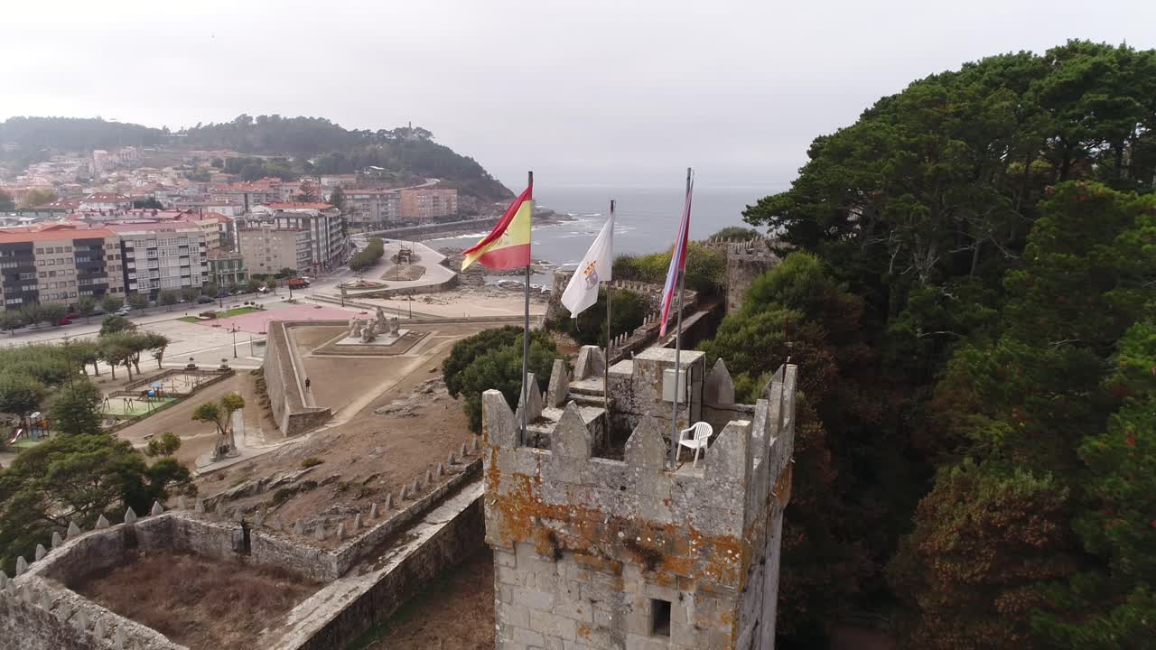 스페인 해안 도시 바이오나 의 공중 사진