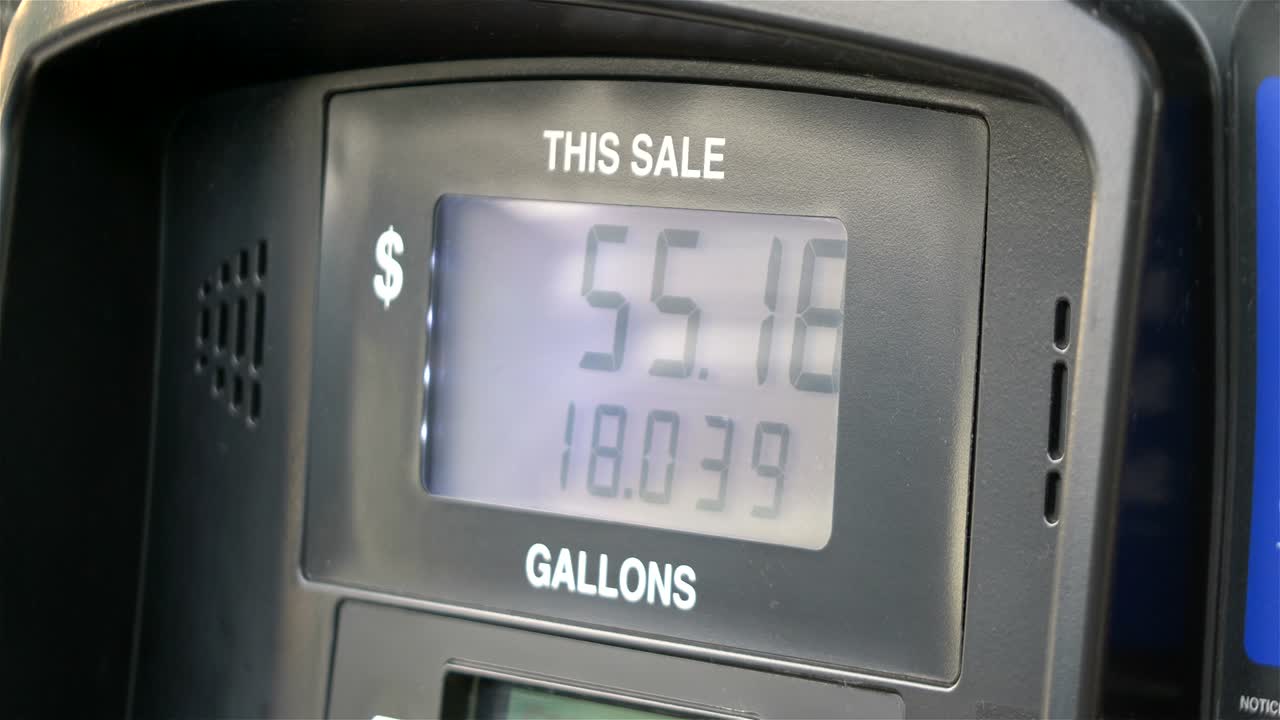 연료 프는 4k로 달러를 계산합니다.