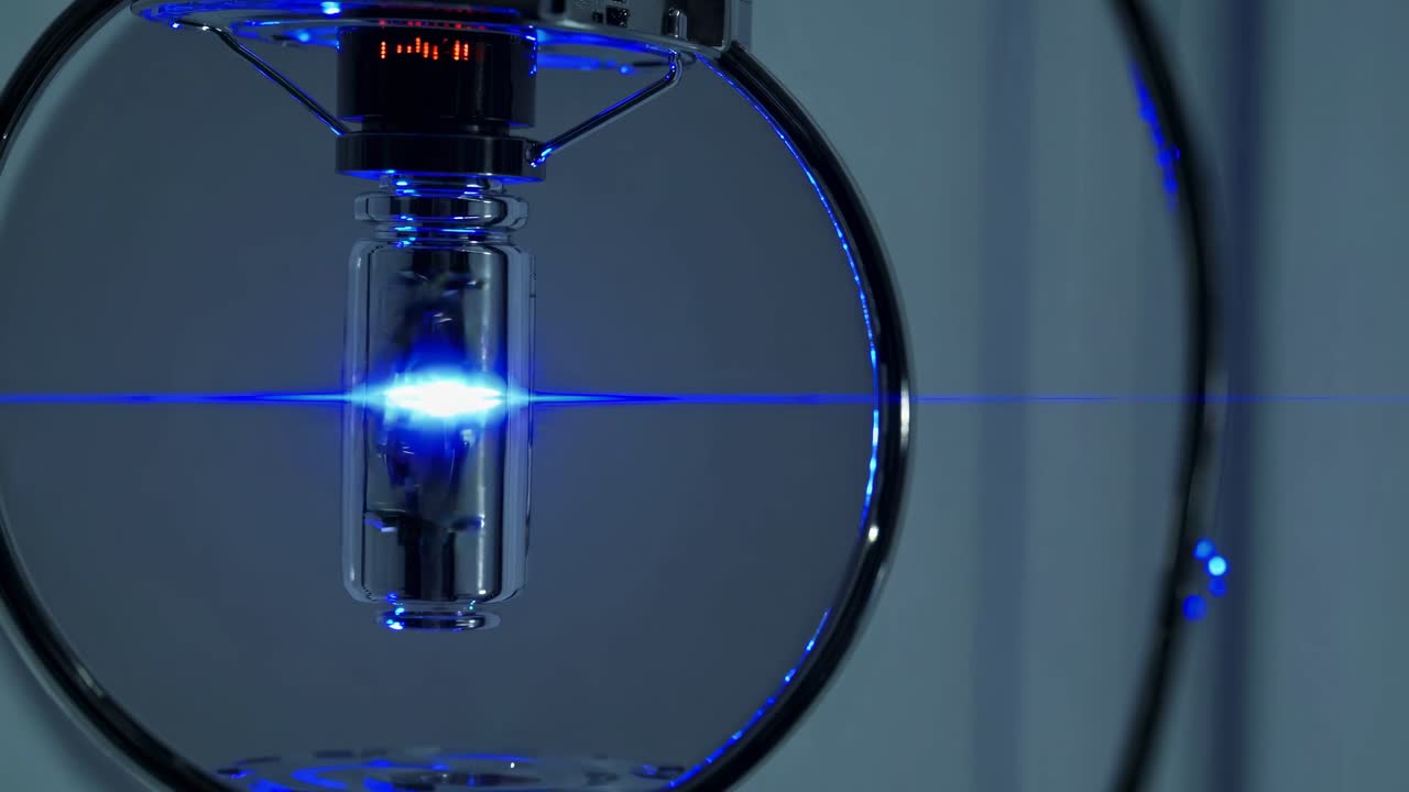 푸른 빛을 방출하는 미래의 매달린 불빛