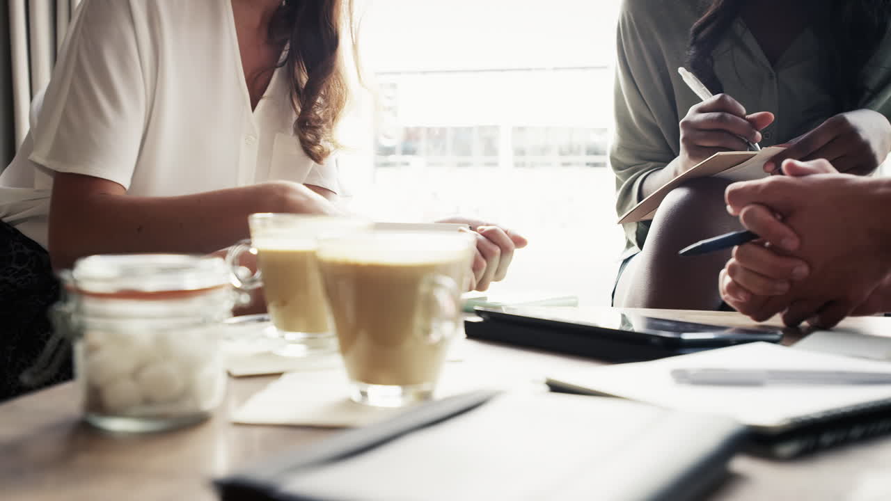 커피는 우리의 창의적인 수액을 흐르게 해줍니다.