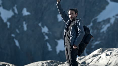 Photographer-in-Ojo-del-Albino-glacier-in-Ushuaia,-Argentina