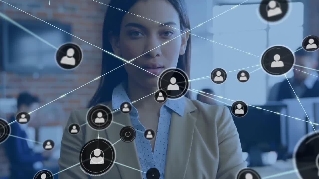 animación de una red de iconos de perfil contra el retrato de una mujer de negocios biracial en la oficina