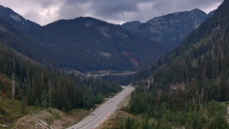 Explorando-La-Belleza-De-La-Autopista-Coquihalla-De-Columbia-Británica.