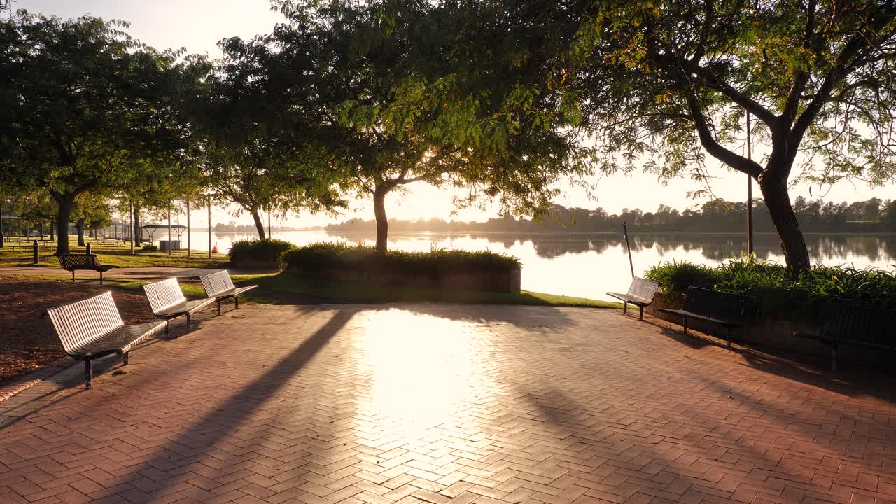 View of parkland adjacent to the Manning River, Taree, New South Wales, Australia.