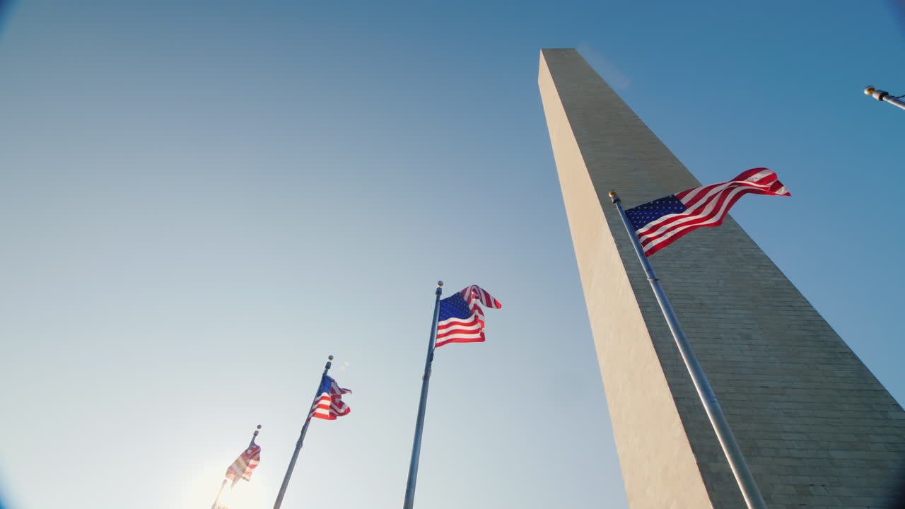 Bandiere USA e Monumento a Washington