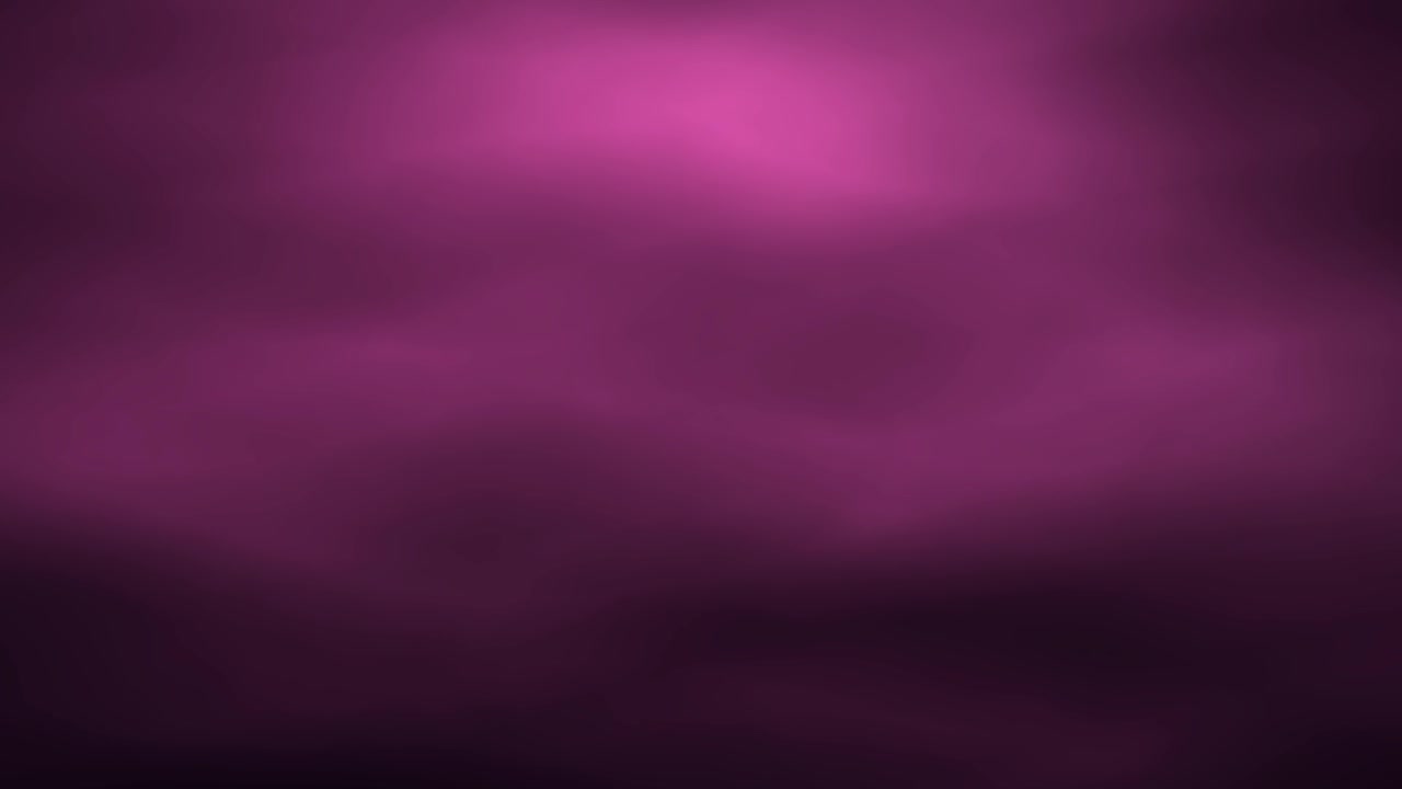 Abstraktní tmavě fialový gradient vyplňuje snímek s jemným purpurovým osvětlením, decentními stíny a náladovým atmosférickým vzhledem vhodným pro pozadí.