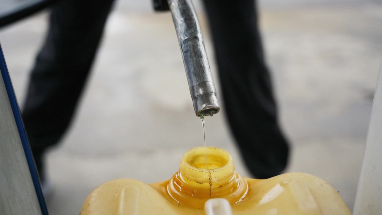 Bidón de gasolina contra la crisis del combustible