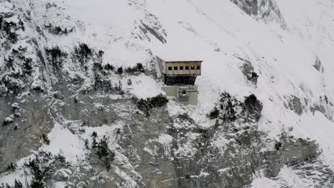 Vista-Aérea-De-Drones-Del-Nevado-Grindelwald-Y-El-Eiger-En-El-Hermoso-Paisaje-Montañoso-Suizo