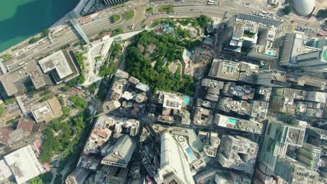 Zentrales-Hongkong,-Luftaufnahme-Des-Verkehrs-Und-Der-Wolkenkratzer-Der-Stadt