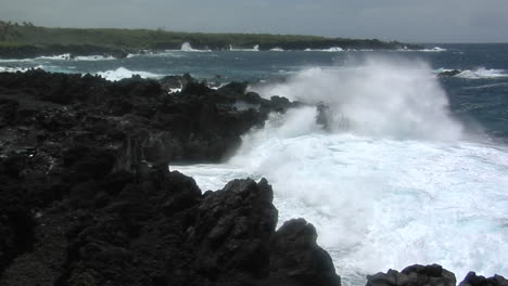 Una-Gran-Tormenta-Del-Pacífico-Azota-A-Hawaii-Con-Grandes-Olas-2