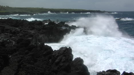 una gran tormenta del pacífico azota hawaii con grandes olas 2