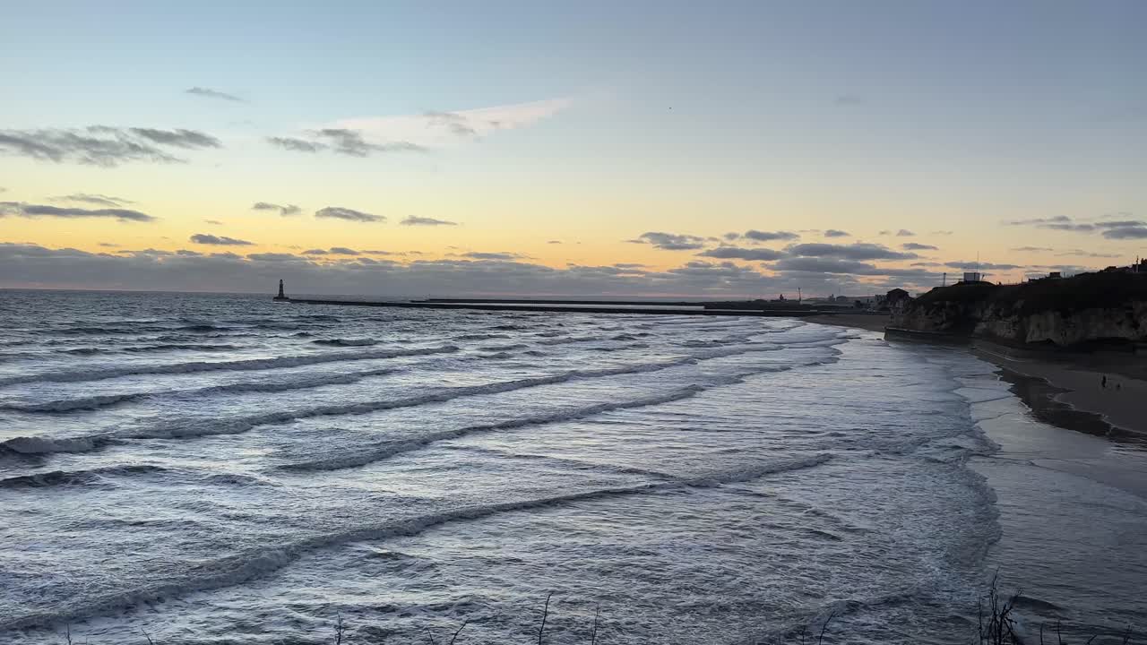 Sunderland timur laut Inggris Raya pantai Inggris Tyne and Wear drone matahari terbit pagi hari Seaburn Roker Whitburn
