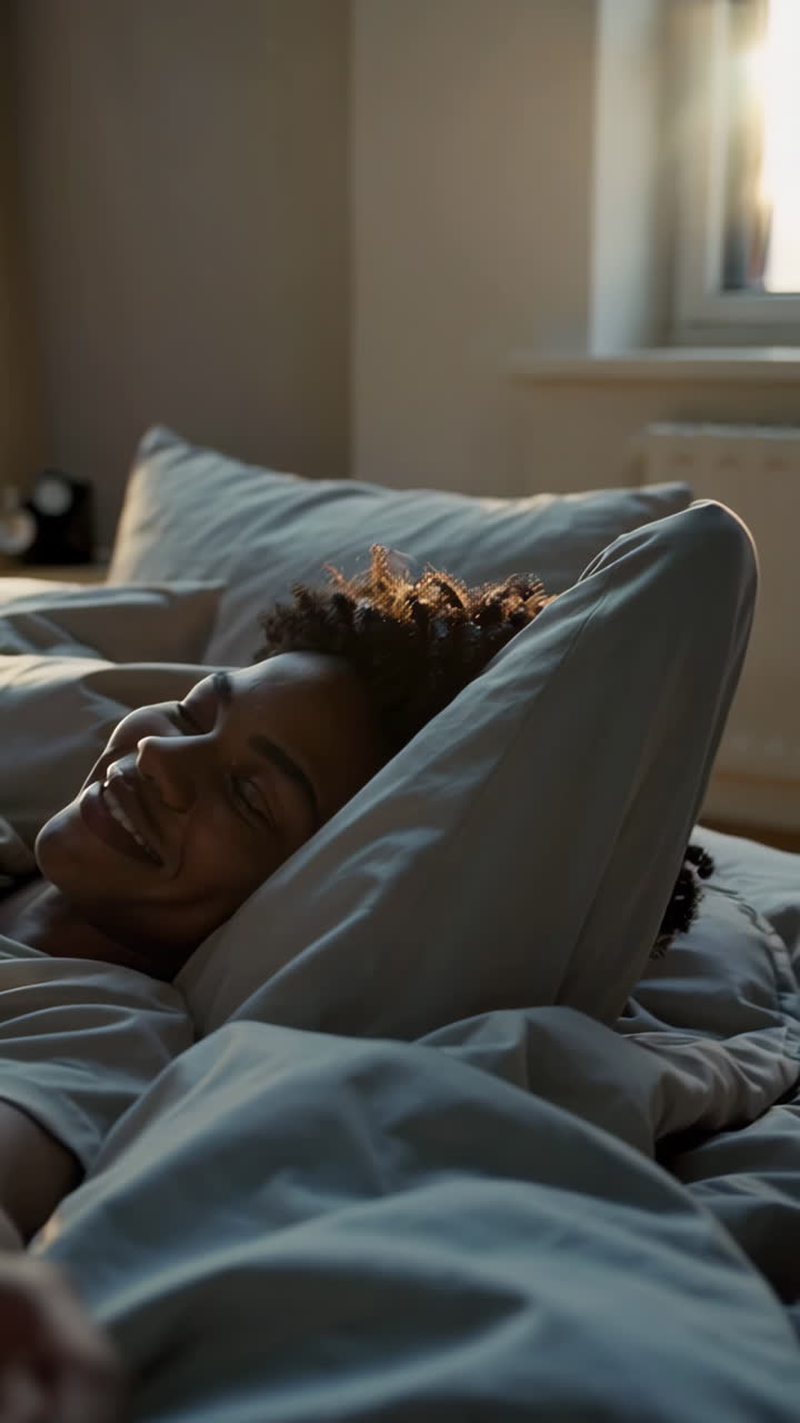 mujer durmiendo en la cama