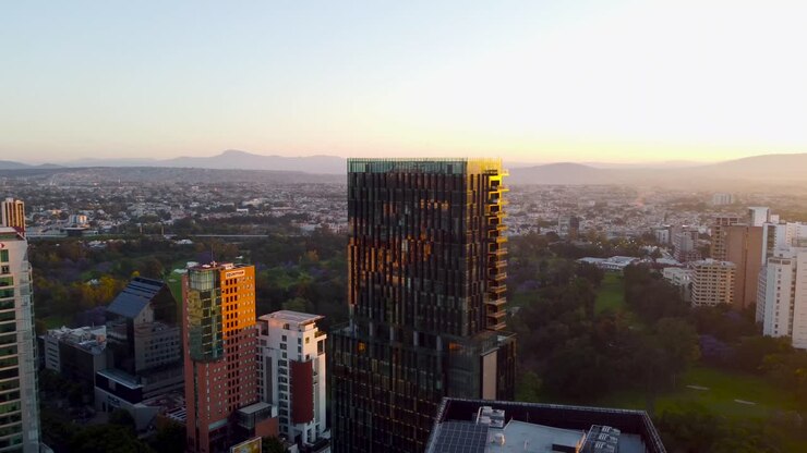 Veduta aerea di alcuni edifici nella zona finanziaria della città di Zapopan.