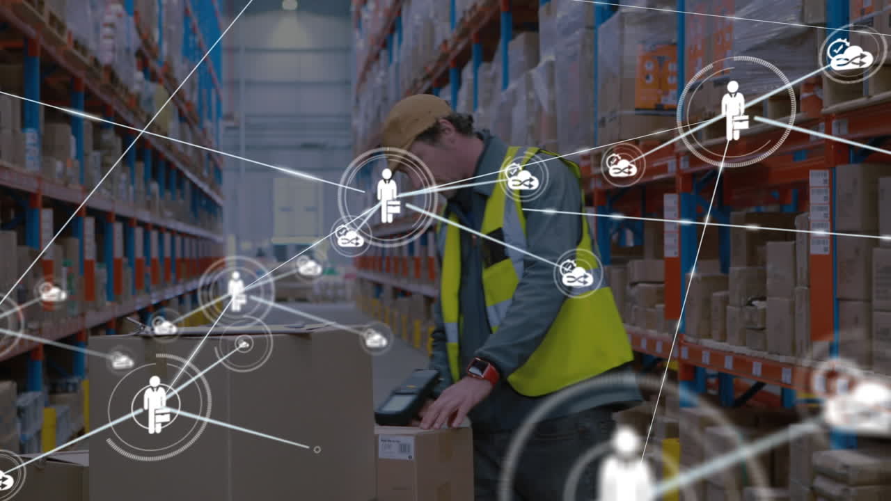 animación de la red de conexiones con iconos sobre el hombre que trabaja en el almacén