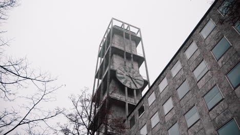 aarhus ciudad ayuntamiento nublado invierno