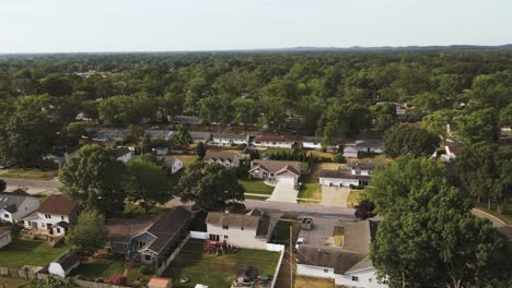 Girando-Sobre-Un-Barrio-Industrial-En-Michigan