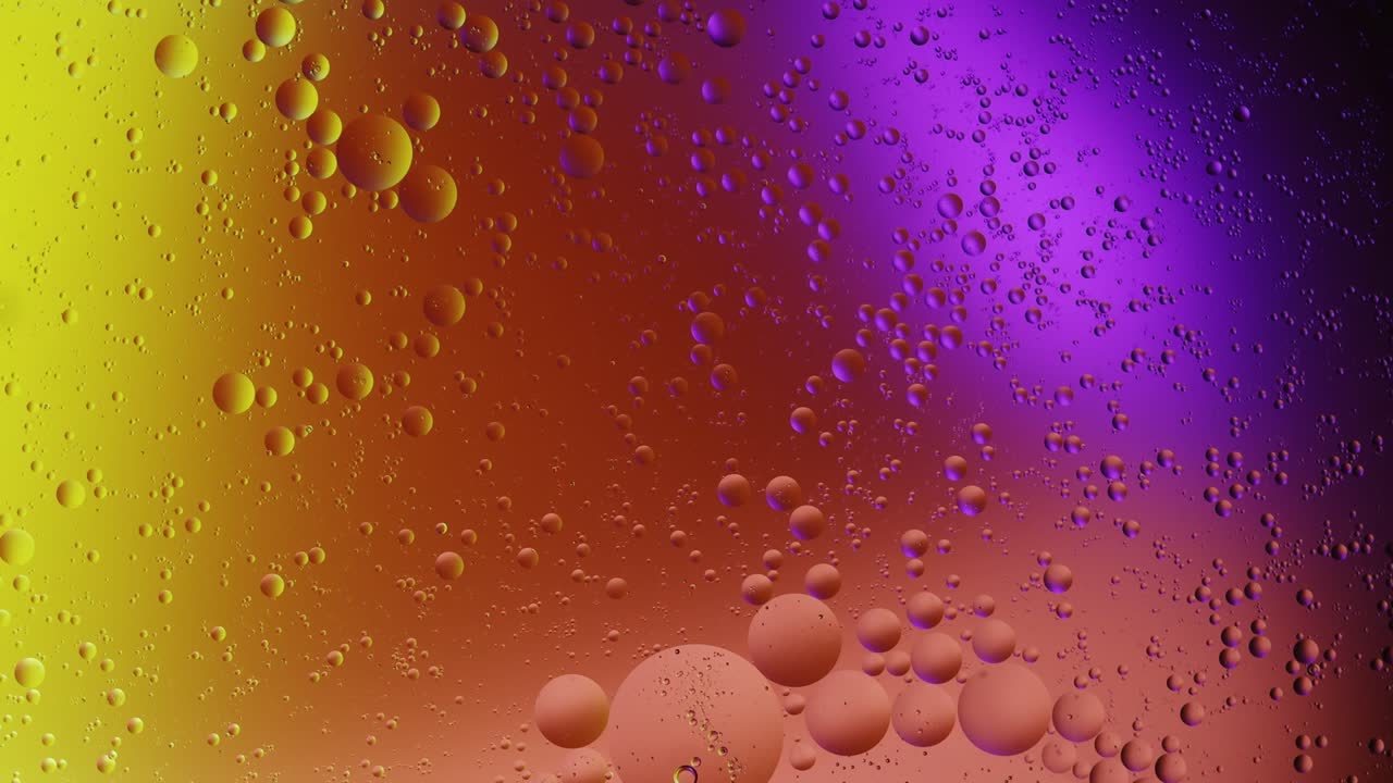 추상적인 다채로운 기름과 물 혼합물