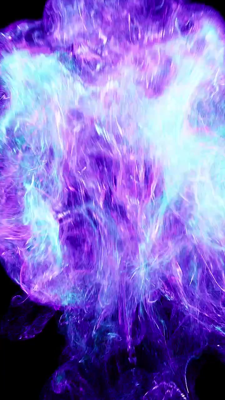 Nuvola di inchiostro blu e viola astratta che si dissolve nell'acqua