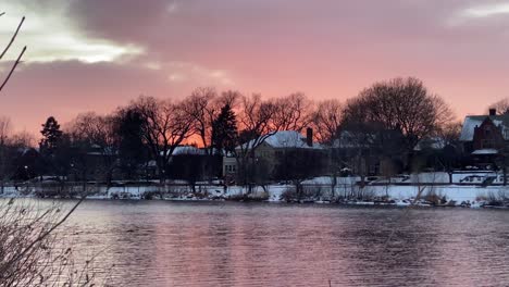 Bunte-Wintersonne-In-Minneapolis,-Lake-Of-The-Isles