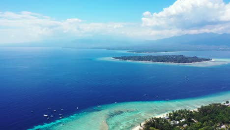 Panorama-Aéreo,-Islas-Tropicales-De-Arena-Blanca-Y-Agua-De-Mar-Turquesa-Clara-En-Filipinas