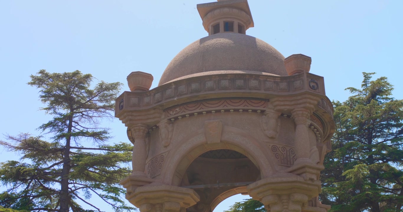 Architettura ornamentale nel Parco di Villa Grock, Riviera Ligure a Imperia, Italia. - scatto ravvicinato