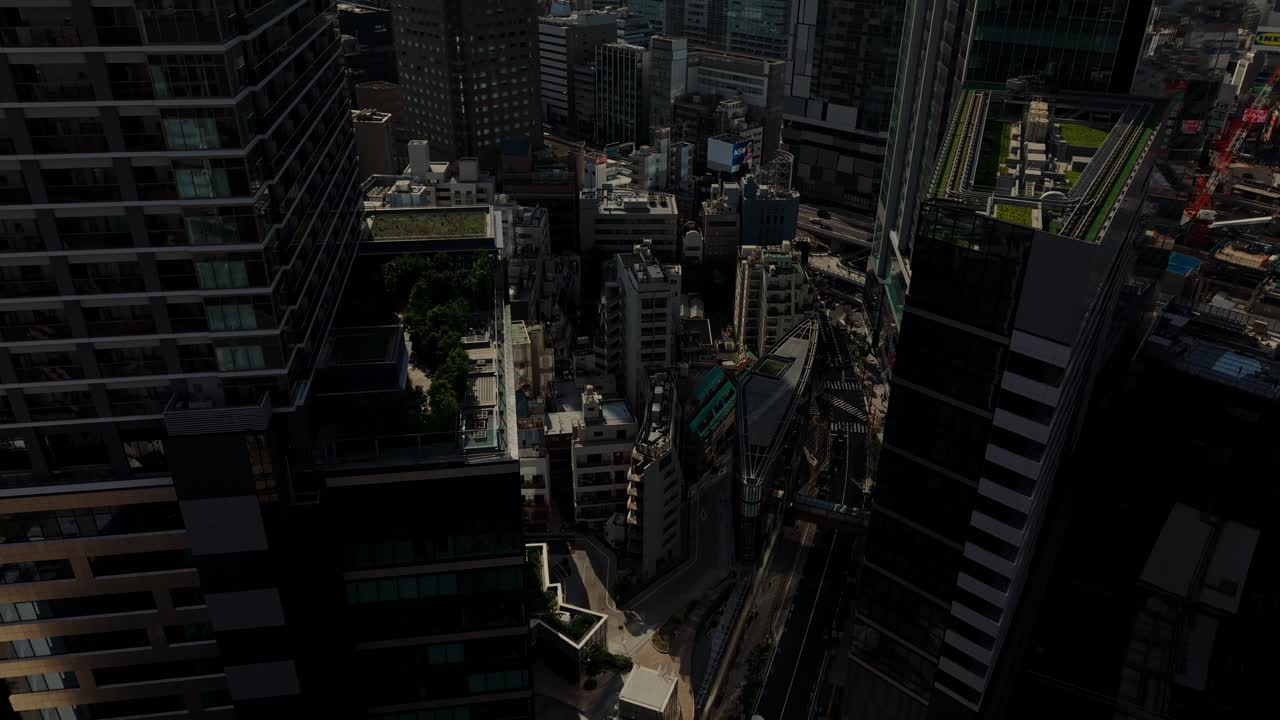 Paisaje urbano con edificios modernos