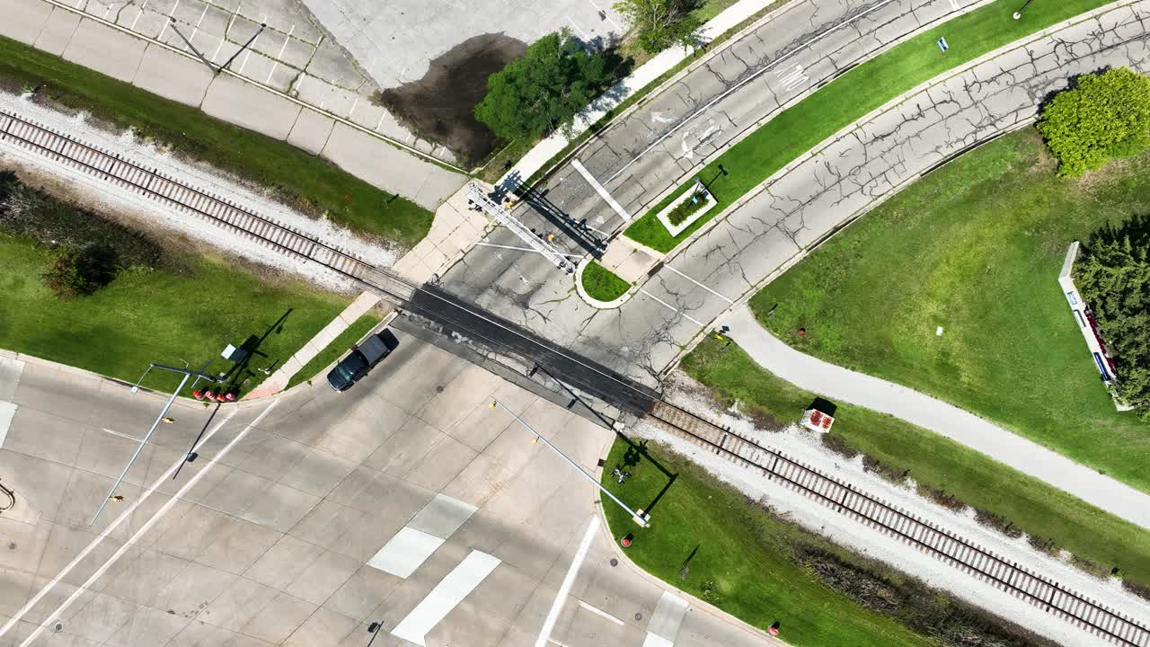 앞으로 추적하고 측면 거리를 기울이는