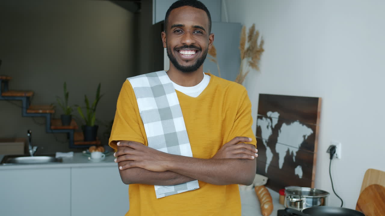 Uomo in cucina