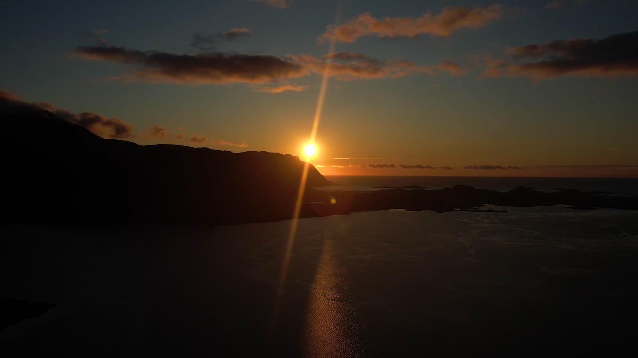 Get lost in the beauty Midnightsun of Lofoten with this 4K drone video. Featuring epic landscapes, Nordic vistas, and breathtaking aerial footage, Midnightsun magic and amazing sunset.