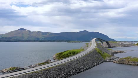 Carretera-Del-Océano-Atlántico-Construcción-Noruega-Del-Siglo