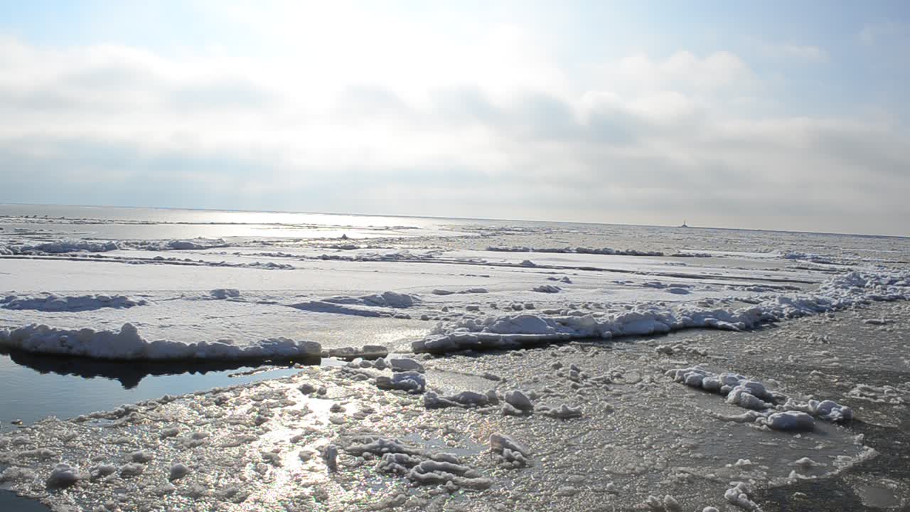 Ice and sea. Ice floes in the sea