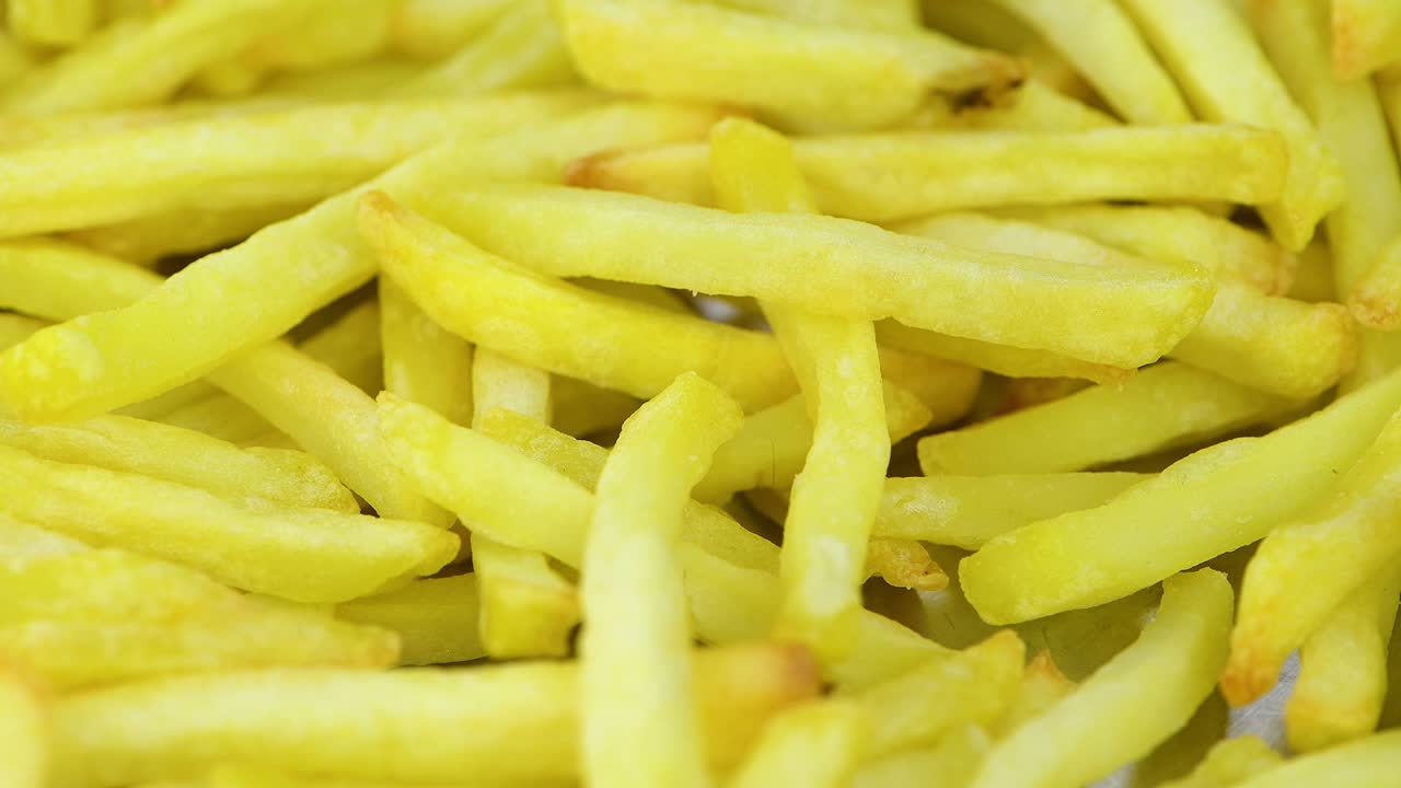 plato giratorio con patatas fritas crujientes (con bucle sin costuras)