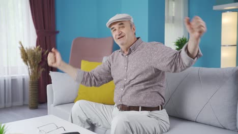 Grandfather-entertaining-his-grandchildren.-Funny-dancing-grandpa.