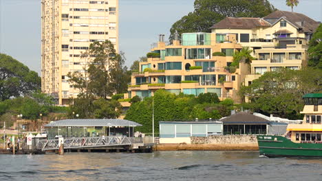 A-Sydney-ferry-pulls-into-McMahons-Point-in-Australia