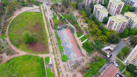 Ines-de-suarez-park-with-sport-courtyard-Santiago-de-Chile-providencia